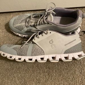 On Cloud women’s running shoe